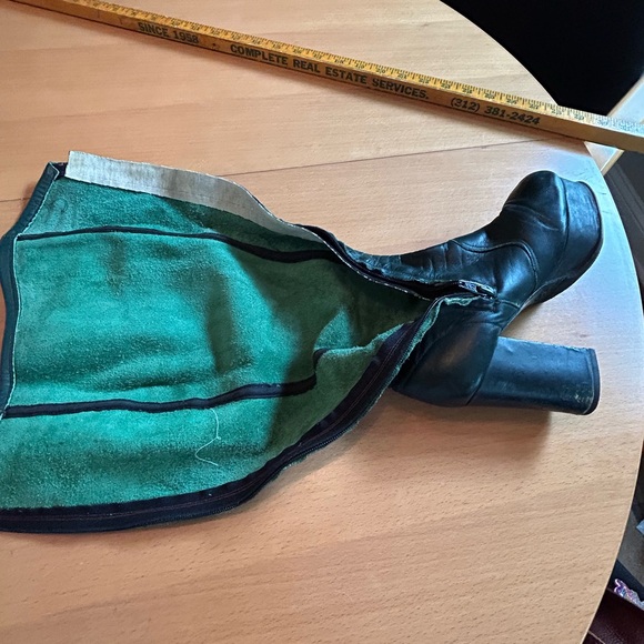 1970s Vintage Leather Platform Boots - Picture 2 of 5